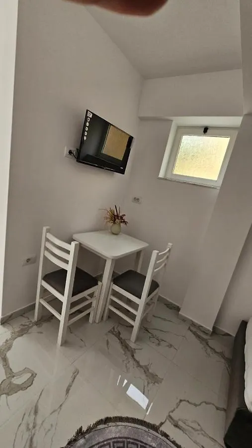 Ulliri Apartment Tirana